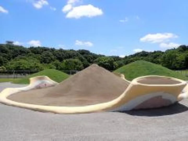 ジオマウンテン（砂山の発掘遊び）