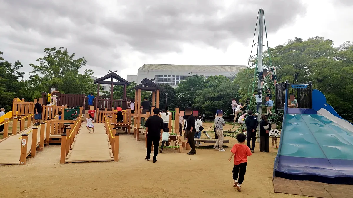 七井戸公園｜大型遊具と池のある佐倉・染井野の地域公園